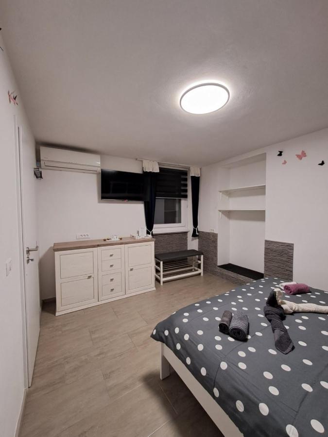Freedom House Apartment Пиран Екстериор снимка