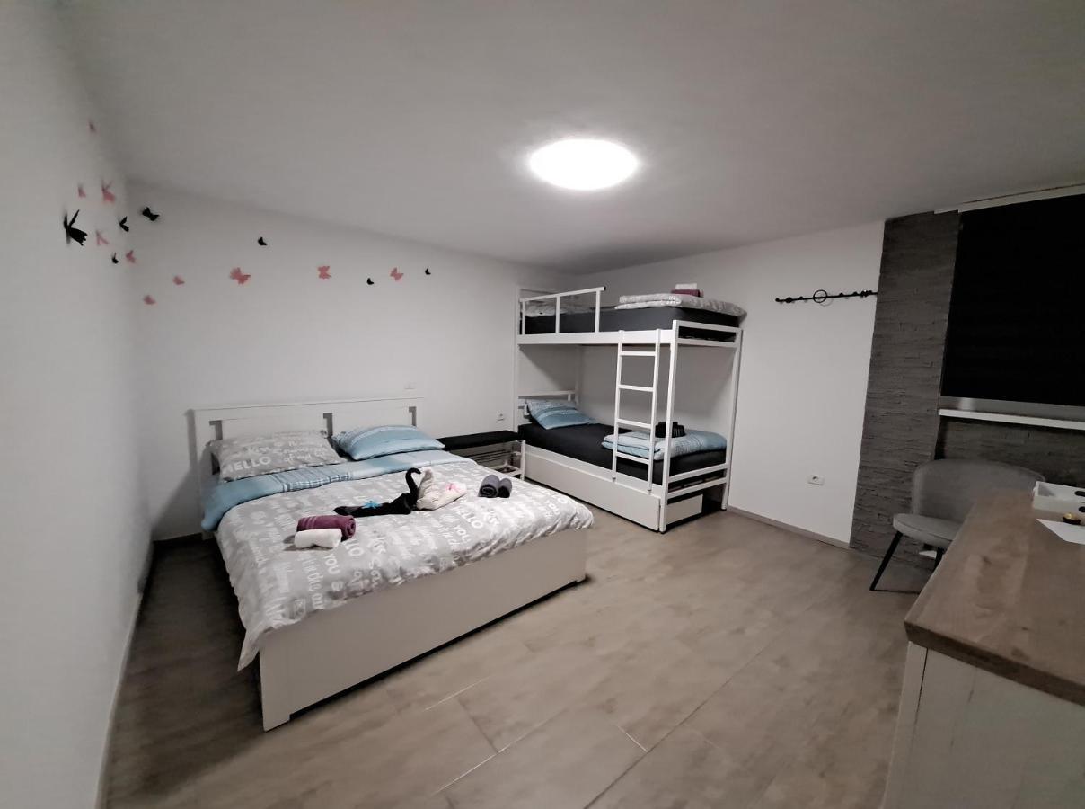 Freedom House Apartment Пиран Екстериор снимка